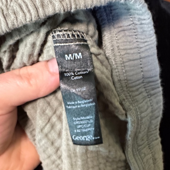 George V-Neck Crop Top - Picture 7 of 7